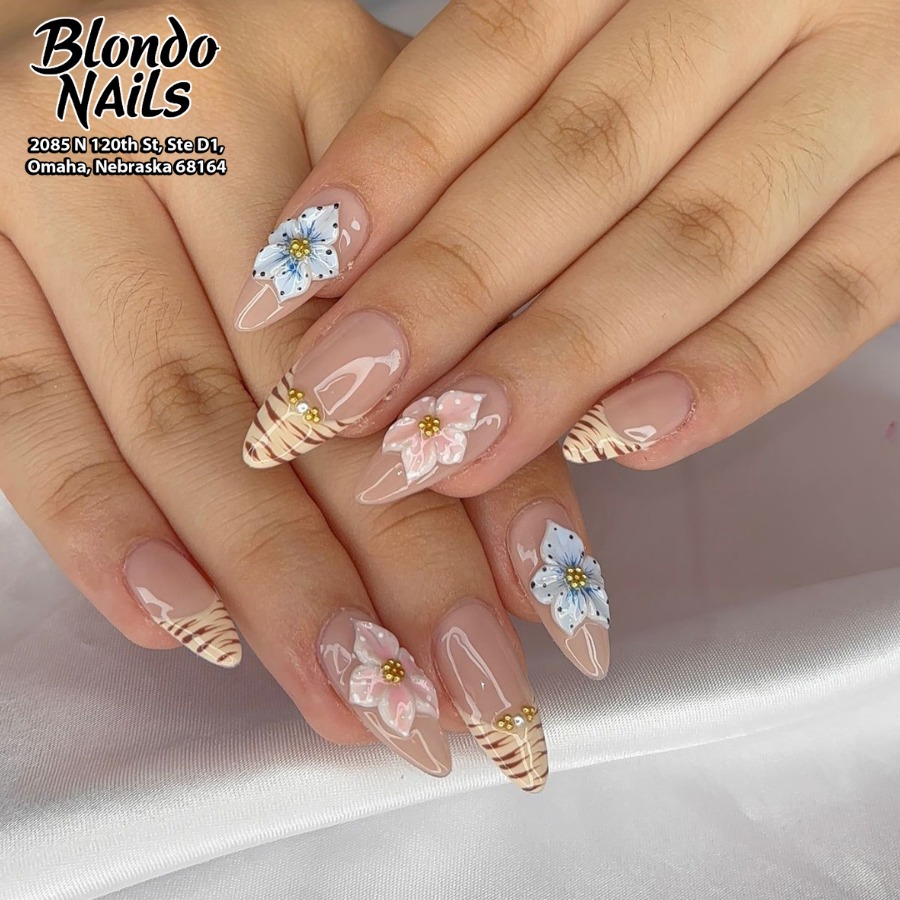 Blondo Nails